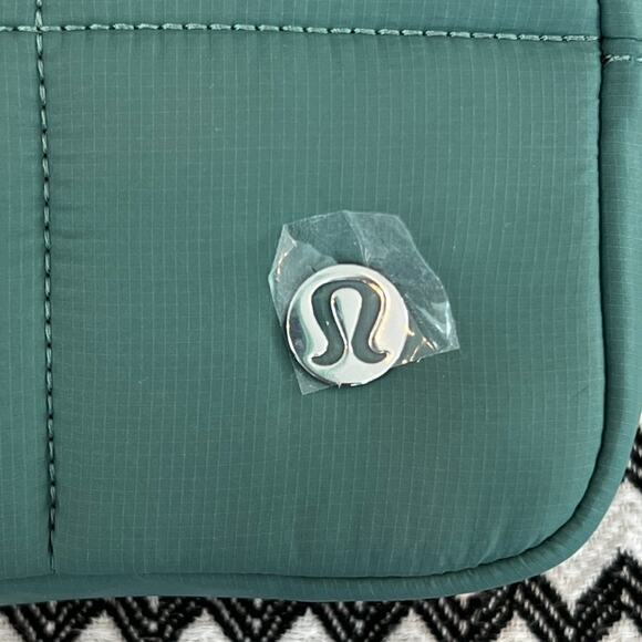 NWT Medium Forest lululemon Quilted Grid Belt Bag 1.5L - Picture 3 of 11